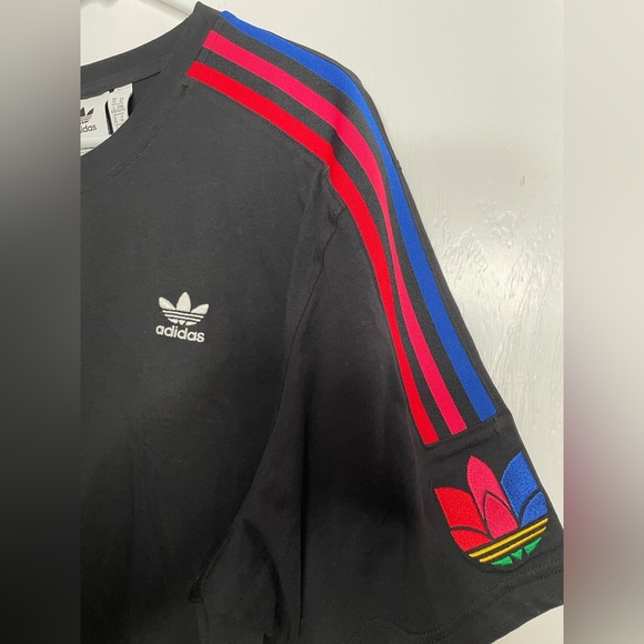 Adidas Black trefoil short sleeve tee. Size XL - Picture 2 of 6